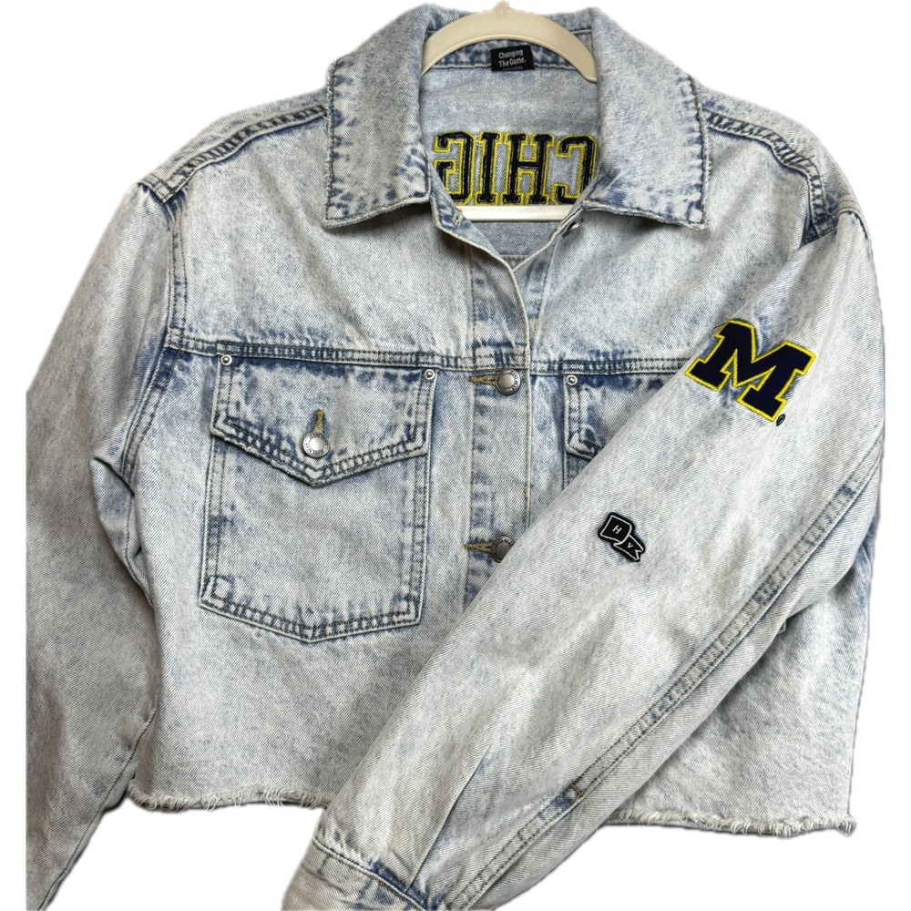 Hype And Vice Denim Jacket Michigan Women XS Blue Acid Wash Raw Hem Wolverines